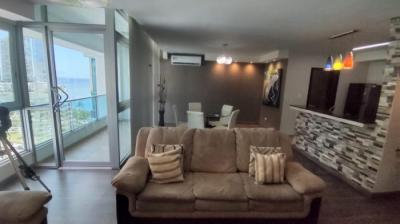 Apartamento recién remodelado en la mejor ubicacion de avenida balboa. en el centro de todo. vistas